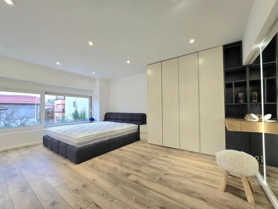 Tirane, shes apartament 1+1 Kati 1, 65 m² 110.000 € (Rruga e dibres)