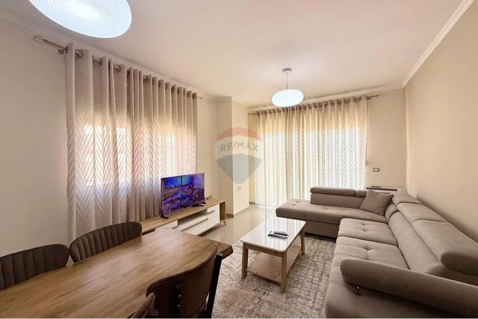 jepet me qera 1+1 , 65 m² 430 €