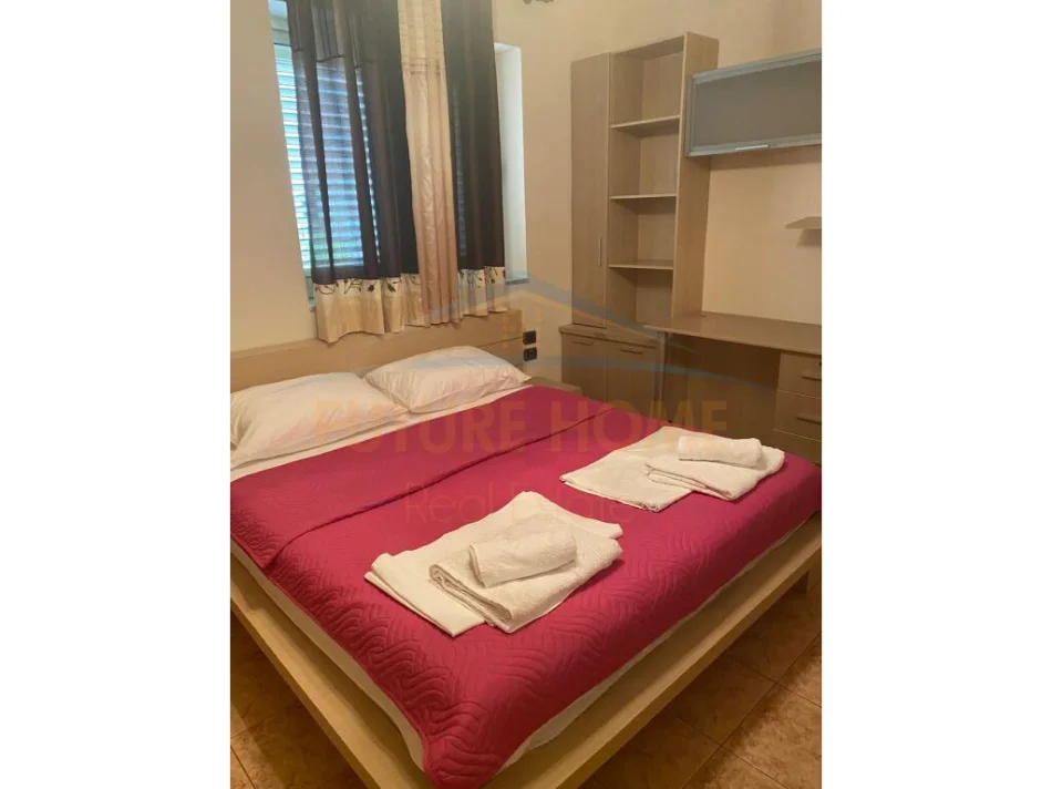 Tirane, jepet me qera apartament 3+1+Ballkon Kati 2, 120 m² 800 € (Shkolla e Baletit)