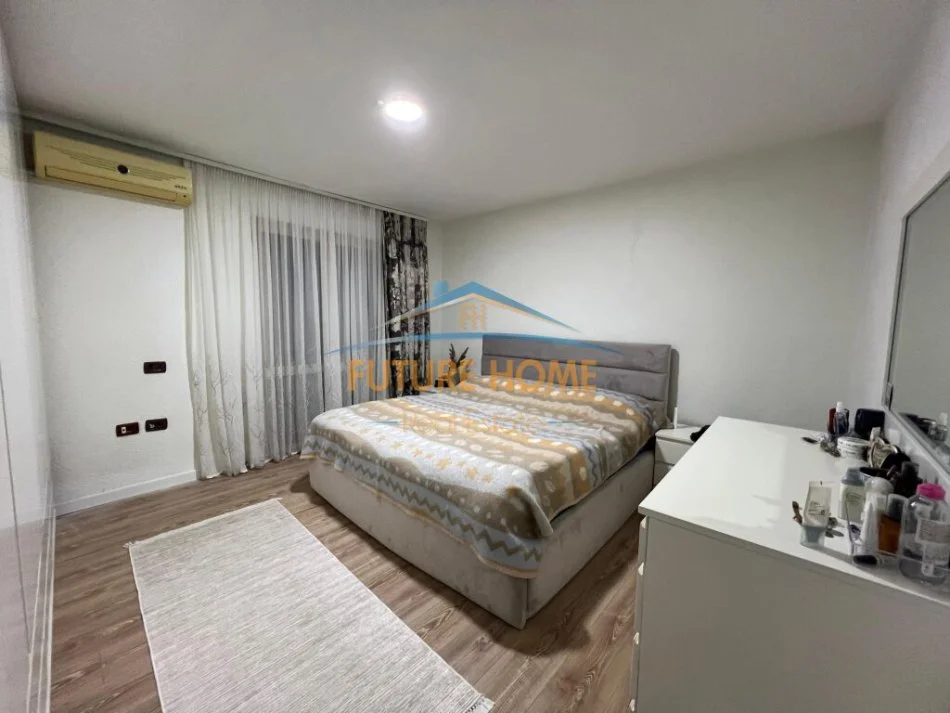 Tirane, shitet apartament 3+1 Kati 4, 110 m² 150.000 € (Rrugen Idriz Dollaku)