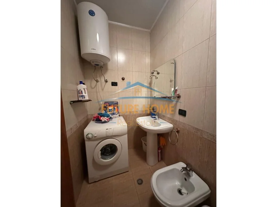 Tirane, jepet me qera 2+1+Ballkon Kati 3, 90 m² 700 € (Sami Frasheri)