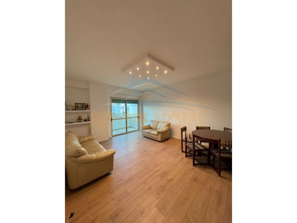 Tirane, jepet me qera apartament 2+1 Kati 4, 100 m² 600 € (Riza Cerova)