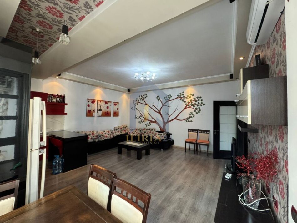 Tirane, jap me qera apartament 1+1+Ballkon Kati 2, 70 m² 500 € (Bernard Bilota)