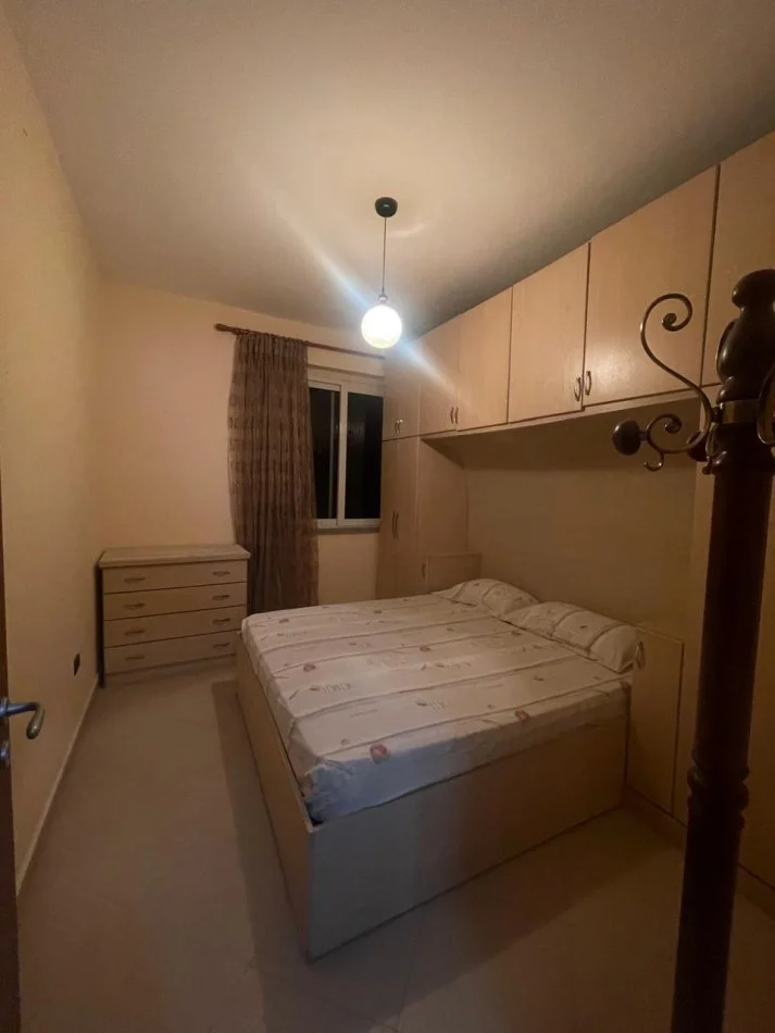 Durres, jepet me qera apartament 2+1 Kati 3, 300 € 