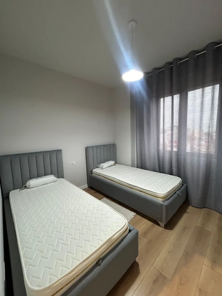 Tirane, jepet me qera apartament 2+1 Kati 5, 100 m² 850 € (Don Bosko)