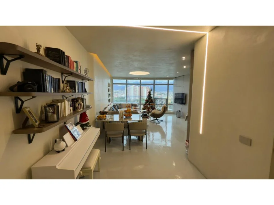 Tirane, shitet apartament 1+1 Kati 8, 74 m² 130.000 € (Kthesa e Kamzes)