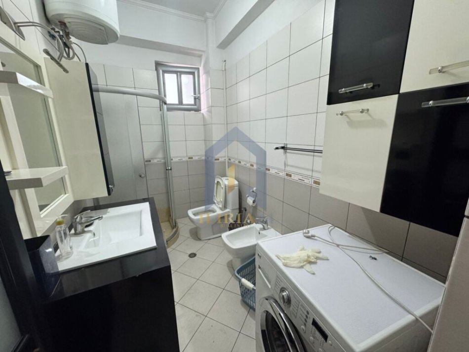 Tirane, jap me qera apartament 1+1+Ballkon Kati 2, 70 m² 500 € (Bernard Bilota)