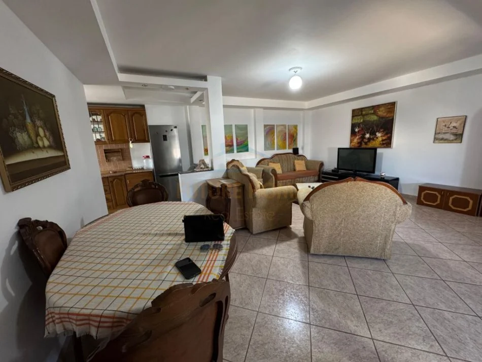 Tirane, shitet apartament 3+1 Kati 7, 142 m² 205.000 € (Rruga Irfan Tomini)