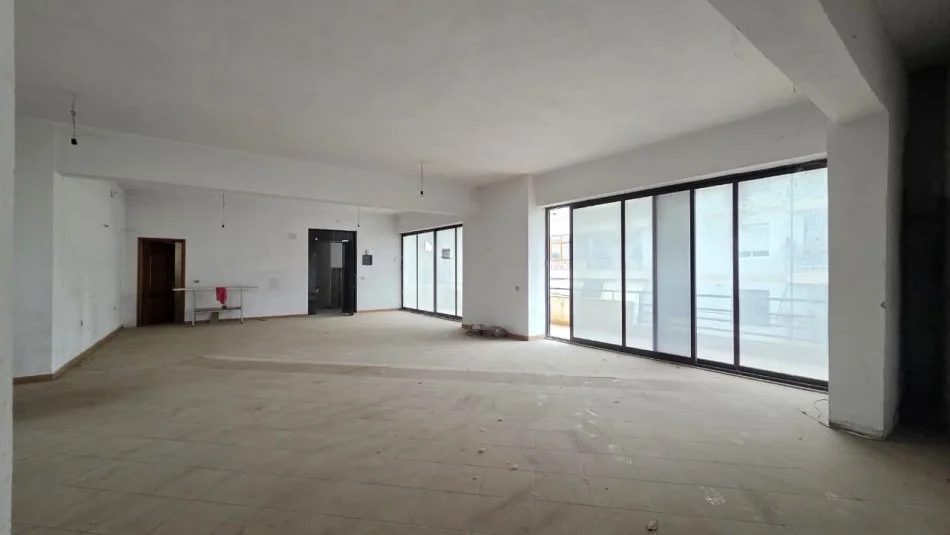 Vlore, shitet Vile 3 Katshe , 300.000 € (Rruga ali demi)