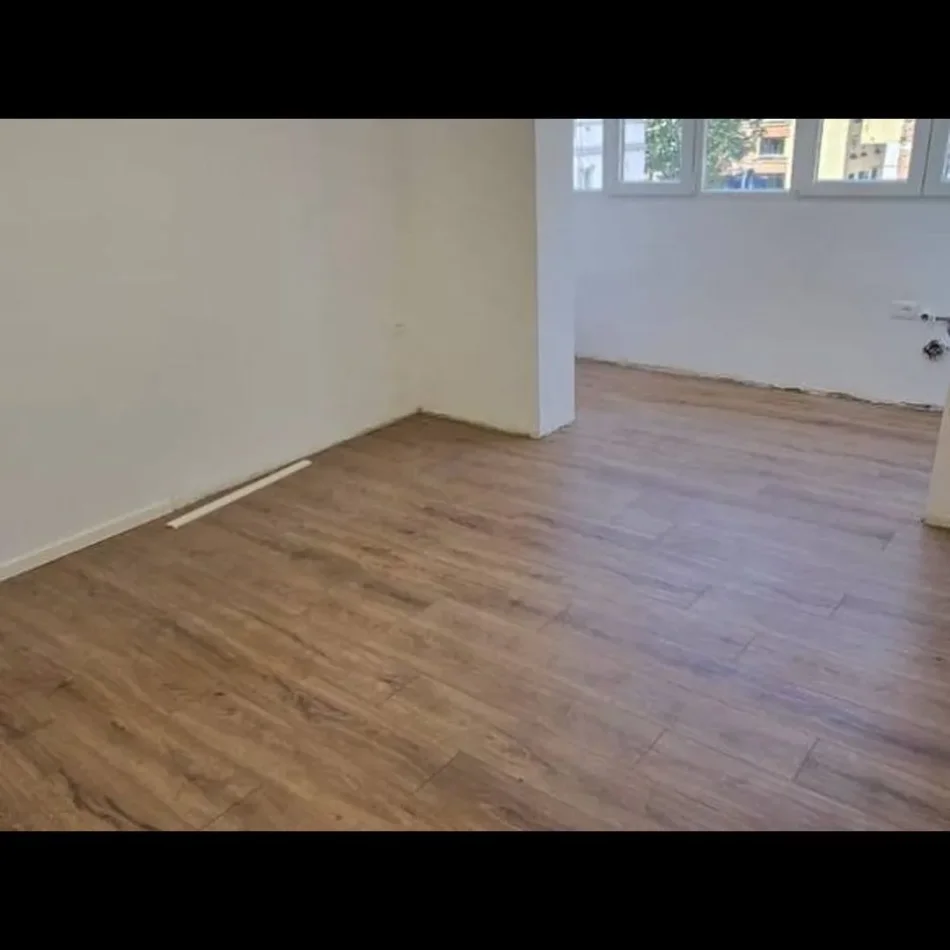 Tirane, shitet apartament 2+1 Kati 4, 64 m² 169.000 € (Rruga E Kavajës)