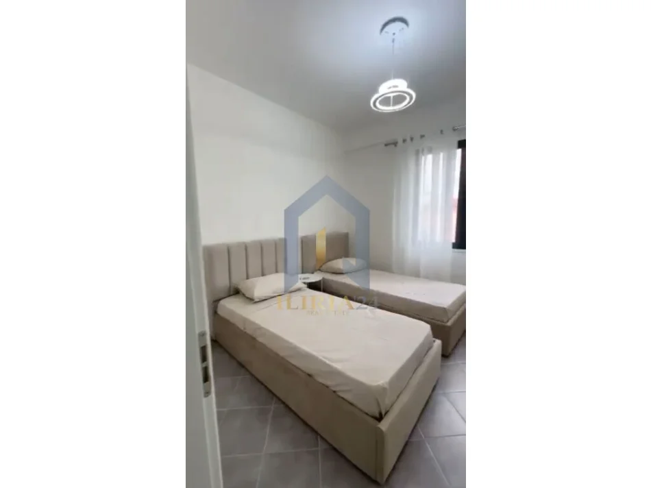 Tirane, jepet me qera apartament 2+1+Ballkon Kati 2, 92 m² 800 € (Apartament 2+1+post parkimi me qira Rruga Panorama, statcioni i trenit)