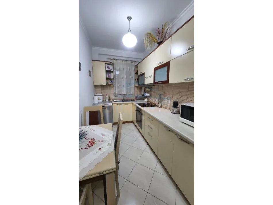 Tirane, shitet apartament 2+1 Kati 1, 105 m² 151.000 € (Kodra e Diellit)