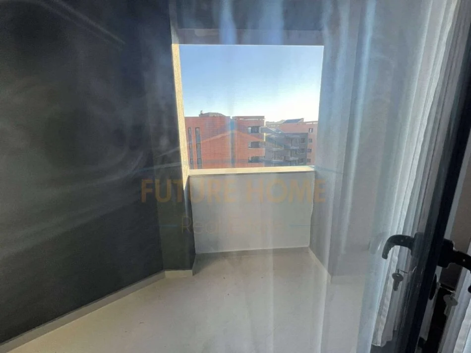 Tirane, jepet me qera apartament 1+1 Kati 7, 70 m² 500 € (UNAZA RE)