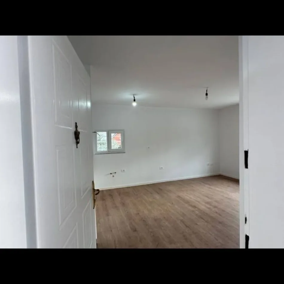 Tirane, shitet apartament 1+1 Kati 2, 57 m² 75.000 € (Allias)