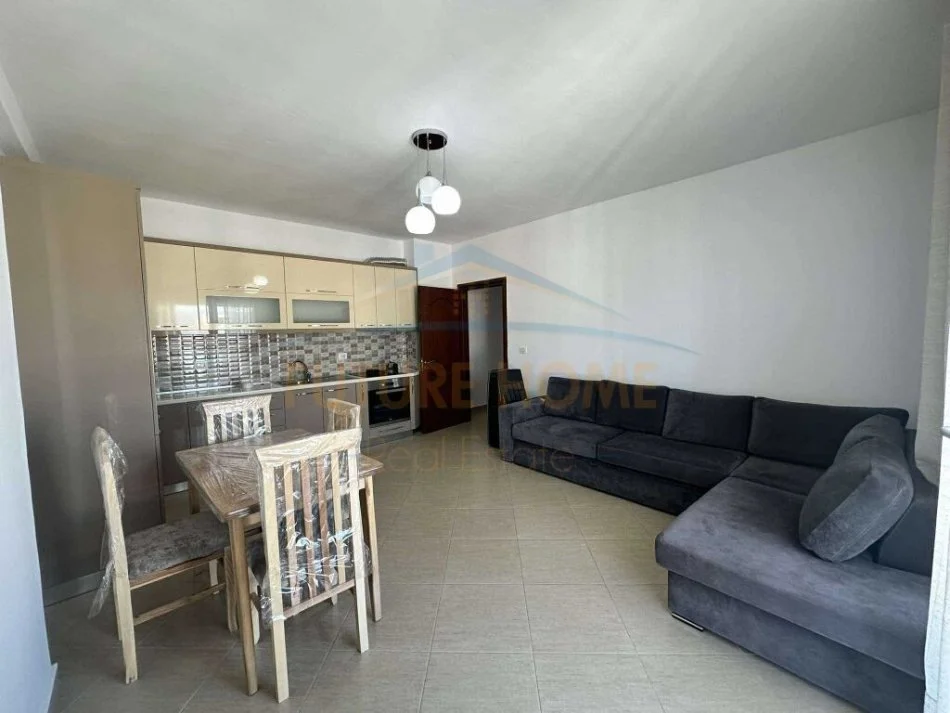 Tirane, jepet me qera apartament 2+1 Kati 8, 73 m² 450 € (Unaza e Re.)