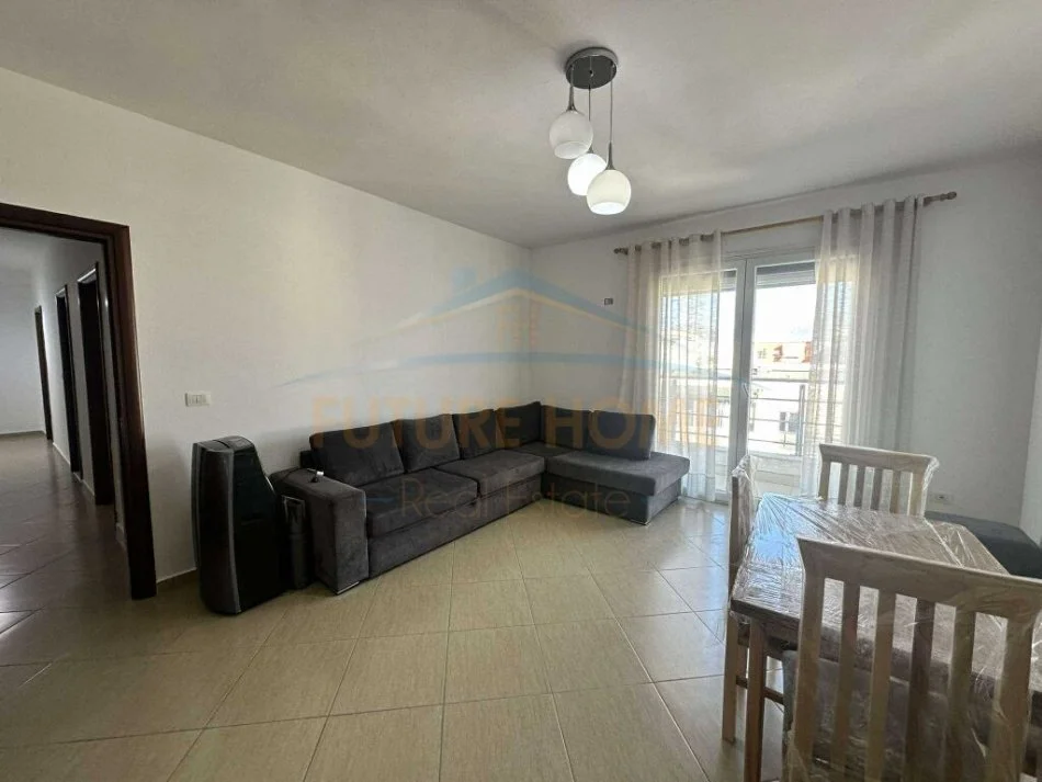 Tirane, jepet me qera apartament 2+1 Kati 8, 73 m² 450 € (Unaza e Re.)