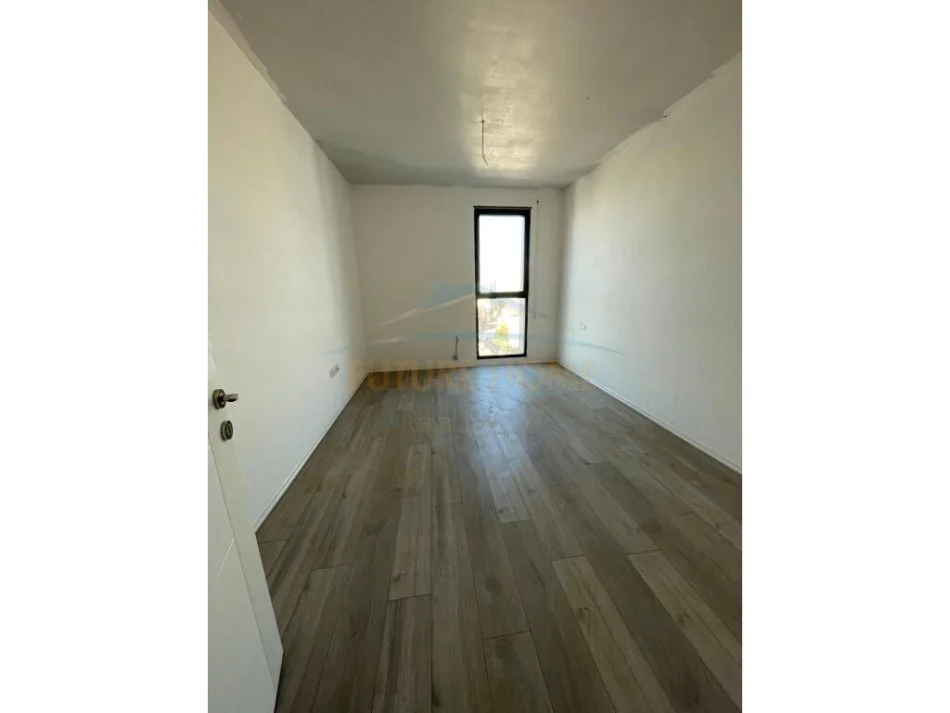Tirane, shitet apartament 3+1 Kati 8, 133 m² 240.000 € (ASL 2 VENU)