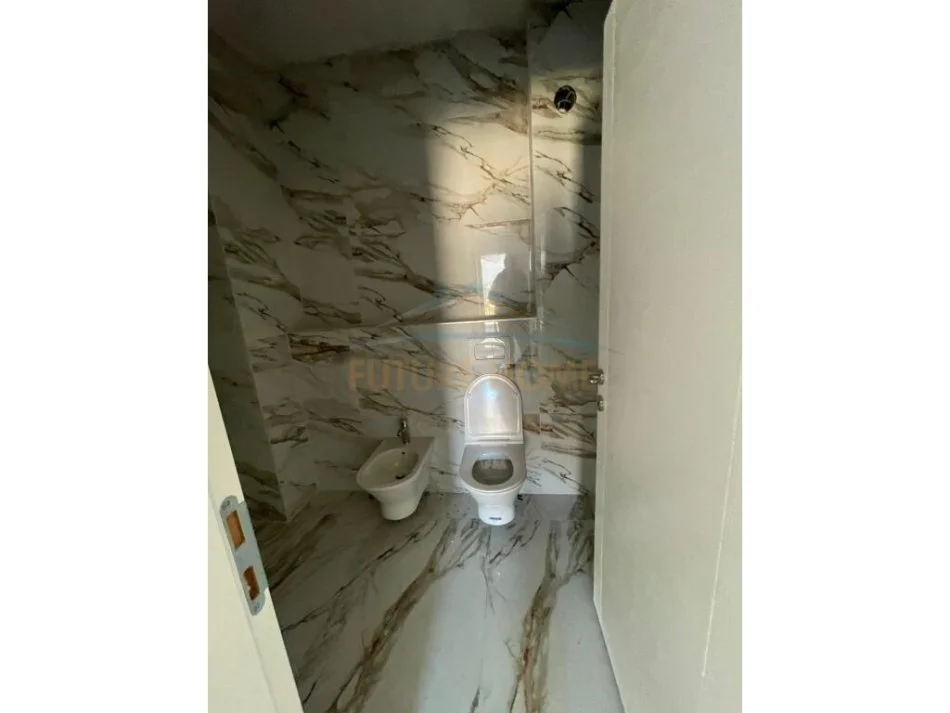 Tirane, shitet apartament 3+1 Kati 8, 133 m² 240.000 € (ASL 2 VENU)