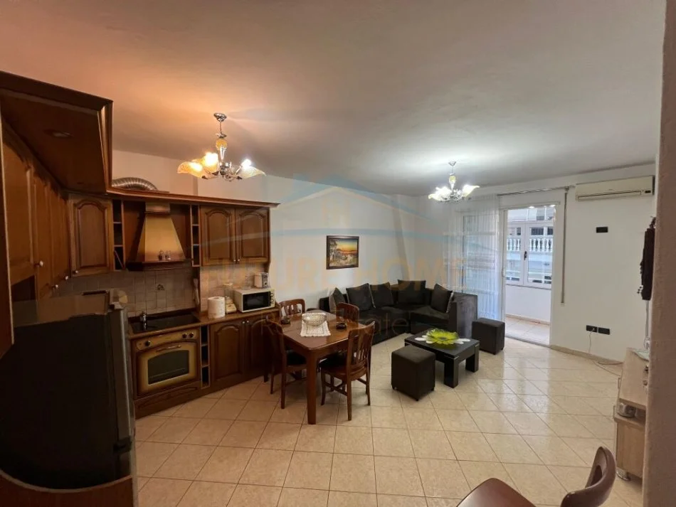 Durres, shitet apartament 1+1+Ballkon , 65 m² 100.000 € (rruga e portit)