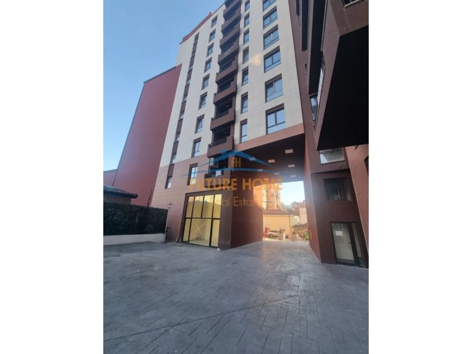 Tirane, jepet me qera 2+1 Kati 2, 94 m² 700 € (Myslym Shyri)