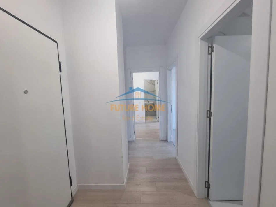 Tirane, jepet me qera 2+1 Kati 2, 94 m² 700 € (Myslym Shyri)