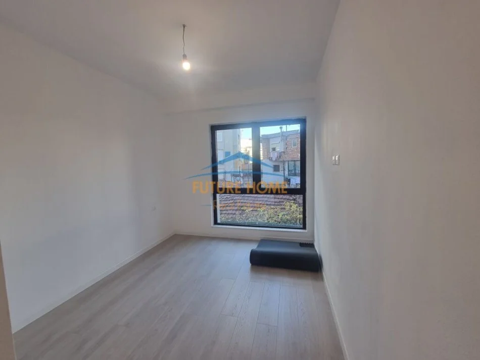 Tirane, jepet me qera 2+1 Kati 2, 94 m² 700 € (Myslym Shyri)