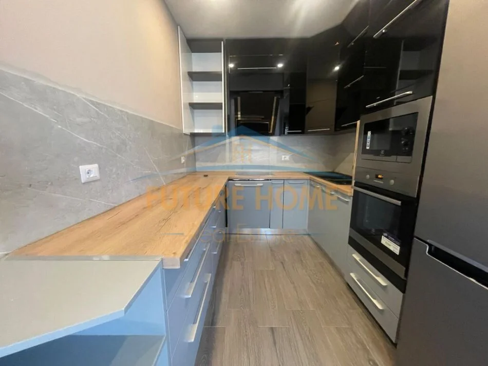 Tirane, jepet me qera apartament 2+1 Kati 2, 124 m² 800 € (Rruga e elbasanit)