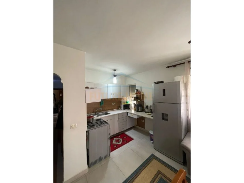 Tirane, shitet apartament duplex 2+1+Ballkon Kati 3, 82 m² 160.000 € (Vasil Shanto)