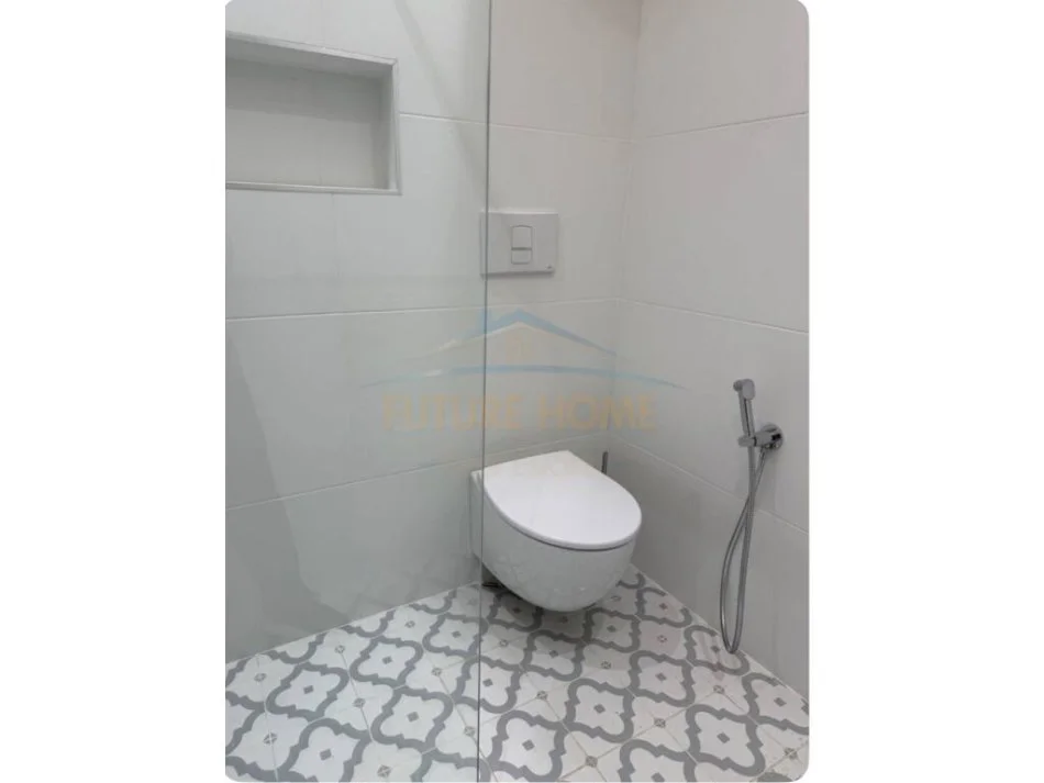 Tirane, jepet me qera apartament 1+1 Kati 1, 70 m² 650 € (Don Bosko)