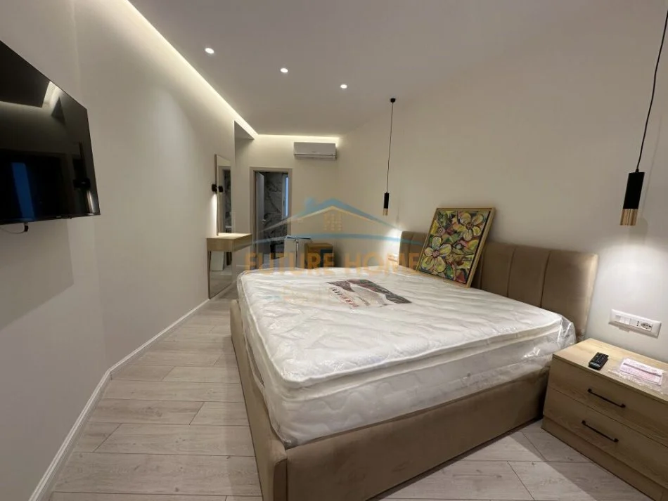 Shqiperi, jepet me qera apartament 2+1 Kati 8, 121 m² 800 € (Unaza e Re)