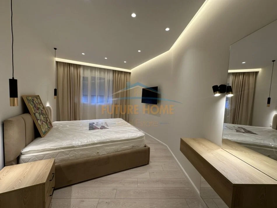 Shqiperi, jepet me qera apartament 2+1 Kati 8, 121 m² 800 € (Unaza e Re)