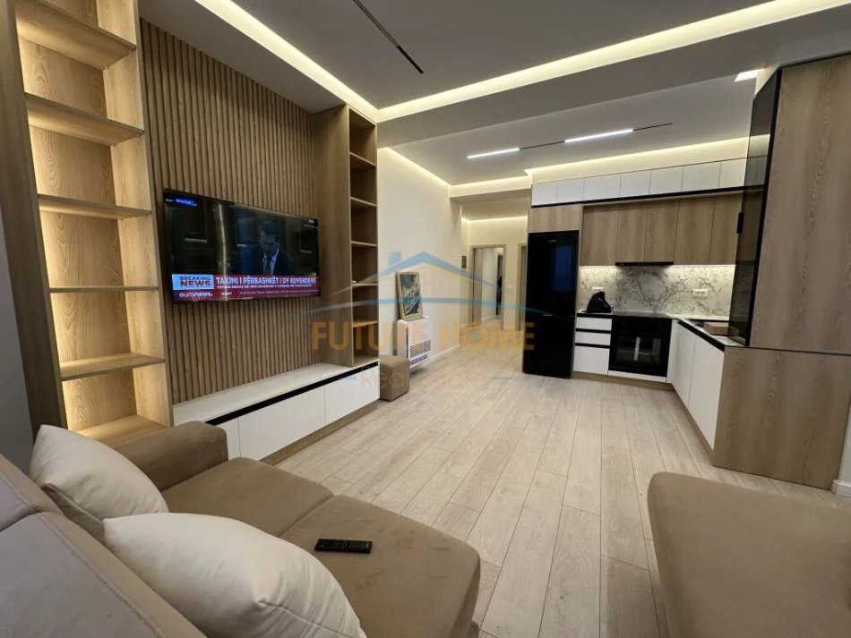 Shqiperi, jepet me qera apartament 2+1 Kati 8, 121 m² 800 € (Unaza e Re)