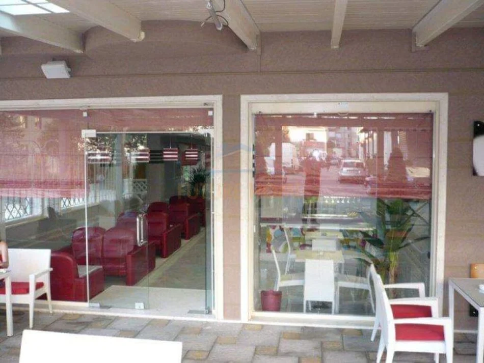 Tirane, shitet bar-kafe Kati 0, 260 m² 270.000 € (Pallati me Shigjeta)