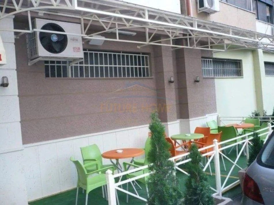 Tirane, shitet bar-kafe Kati 0, 260 m² 270.000 € (Pallati me Shigjeta)
