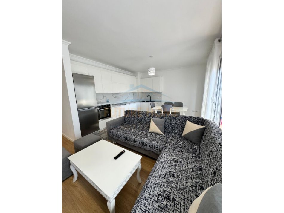 Tirane, jepet me qera apartament 2+1 Kati 4, 97 m² 650 € (rruga Egnatia, Don Bosko)