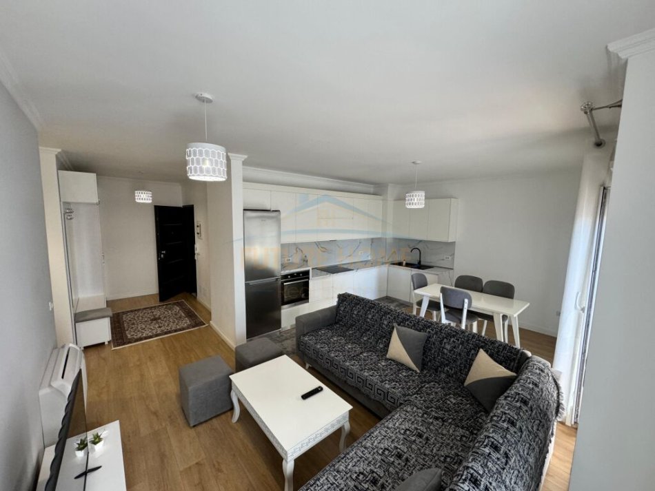 Tirane, jepet me qera apartament 2+1 Kati 4, 97 m² 650 € (rruga Egnatia, Don Bosko)