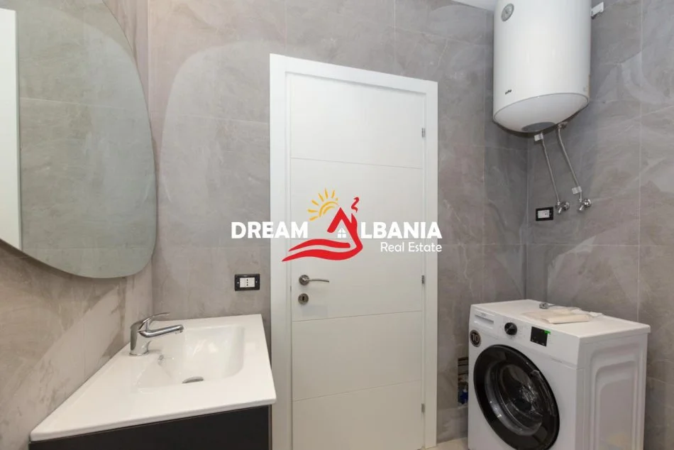 Tirane, jepet me qera apartament 1+1 , 70 m² 650 € (Jordan Misja)