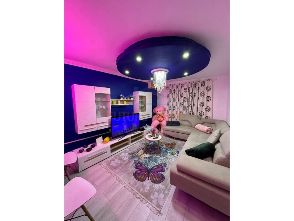 Tirane, jepet me qera apartament 1+1 Kati 2, 55 m² 500 € (rruga Haxhi Sina)