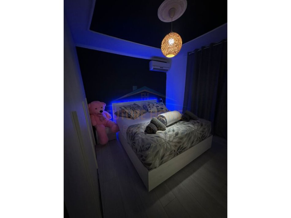 Tirane, jepet me qera apartament 1+1 Kati 2, 55 m² 500 € (rruga Haxhi Sina)
