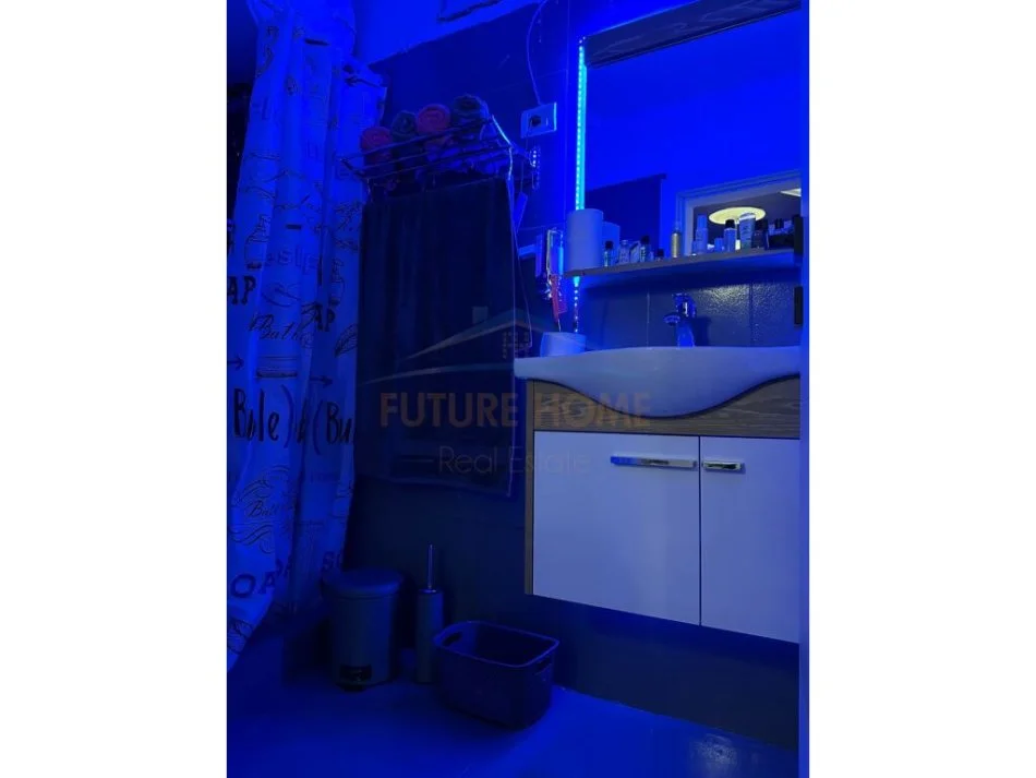 Tirane, jap me qera apartament 1+1 Kati 2, 55 m² 500 € (Rruha Haxhi Sina)