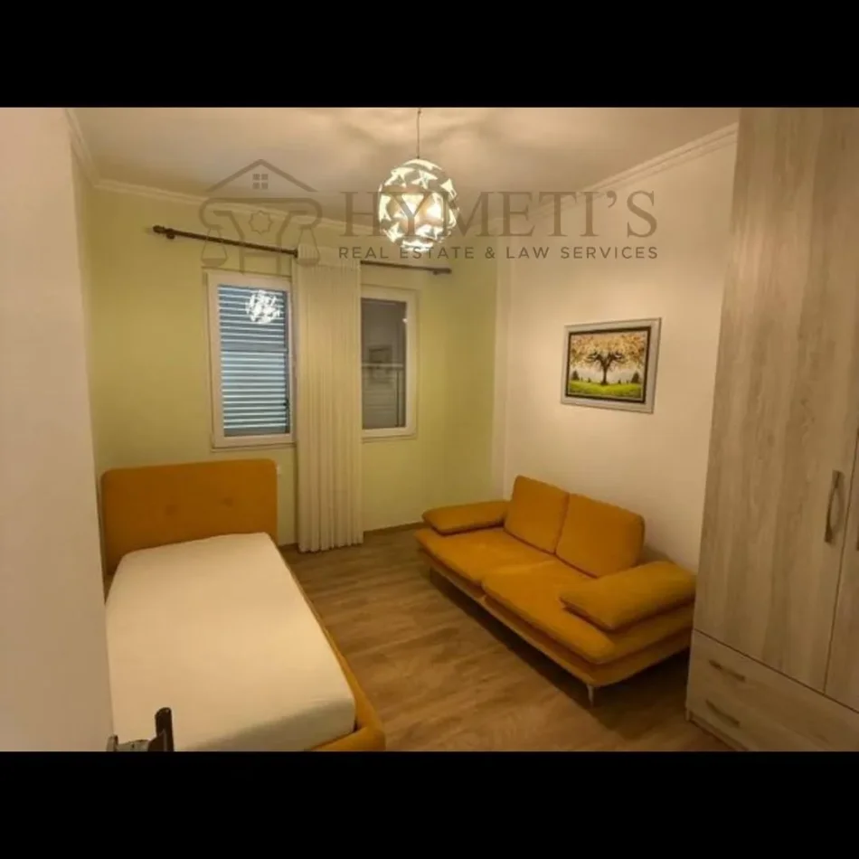 Tirane, jepet me qera apartament 2+1 Kati 2, 120 m² 800 € (Spitali Amerikan 3)