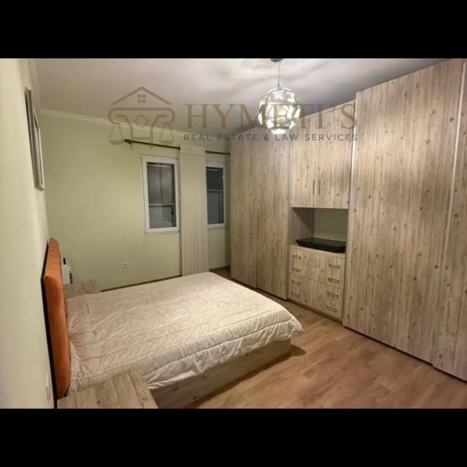 Tirane, jepet me qera apartament 2+1 Kati 2, 120 m² 800 € (Spitali Amerikan 3)