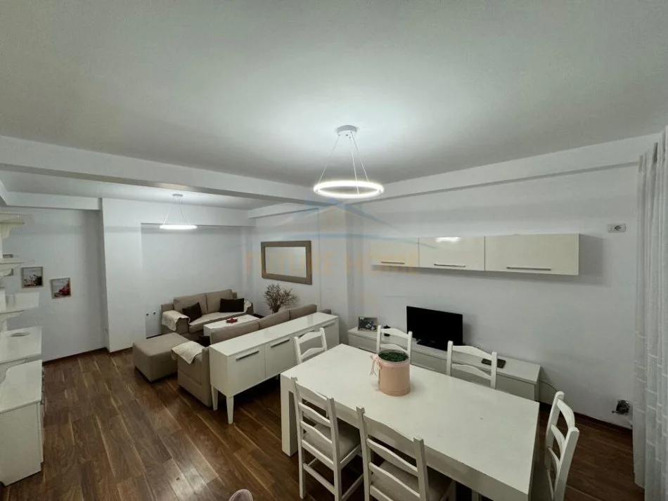 Tirane, jepet me qera apartament 3+1+Aneks+Ballkon Kati 5, 145 m² 1.000 € (Liqeni i Thate)