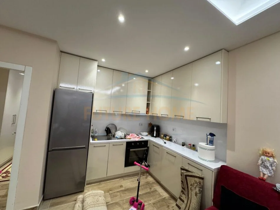 Durres, shitet apartament 1+1+Ballkon , 59 m² 105.480 € (qerret)