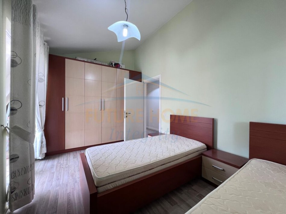 Tirane, jepet me qera apartament 3+1 Kati 5, 130 m² 600 € (pranë Diambe Market, Fresk)