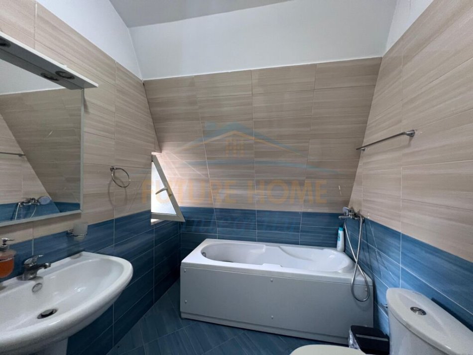 Tirane, jepet me qera apartament 3+1 Kati 5, 130 m² 600 € (pranë Diambe Market, Fresk)