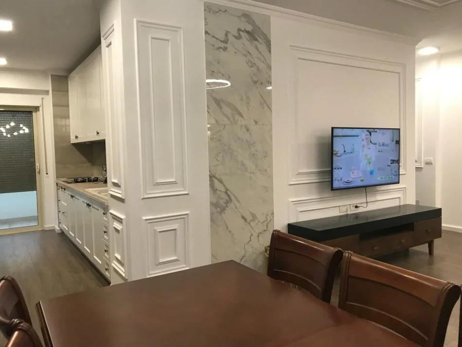 Durres, jepet me qera apartament 3+1 , 550 € (Durres)