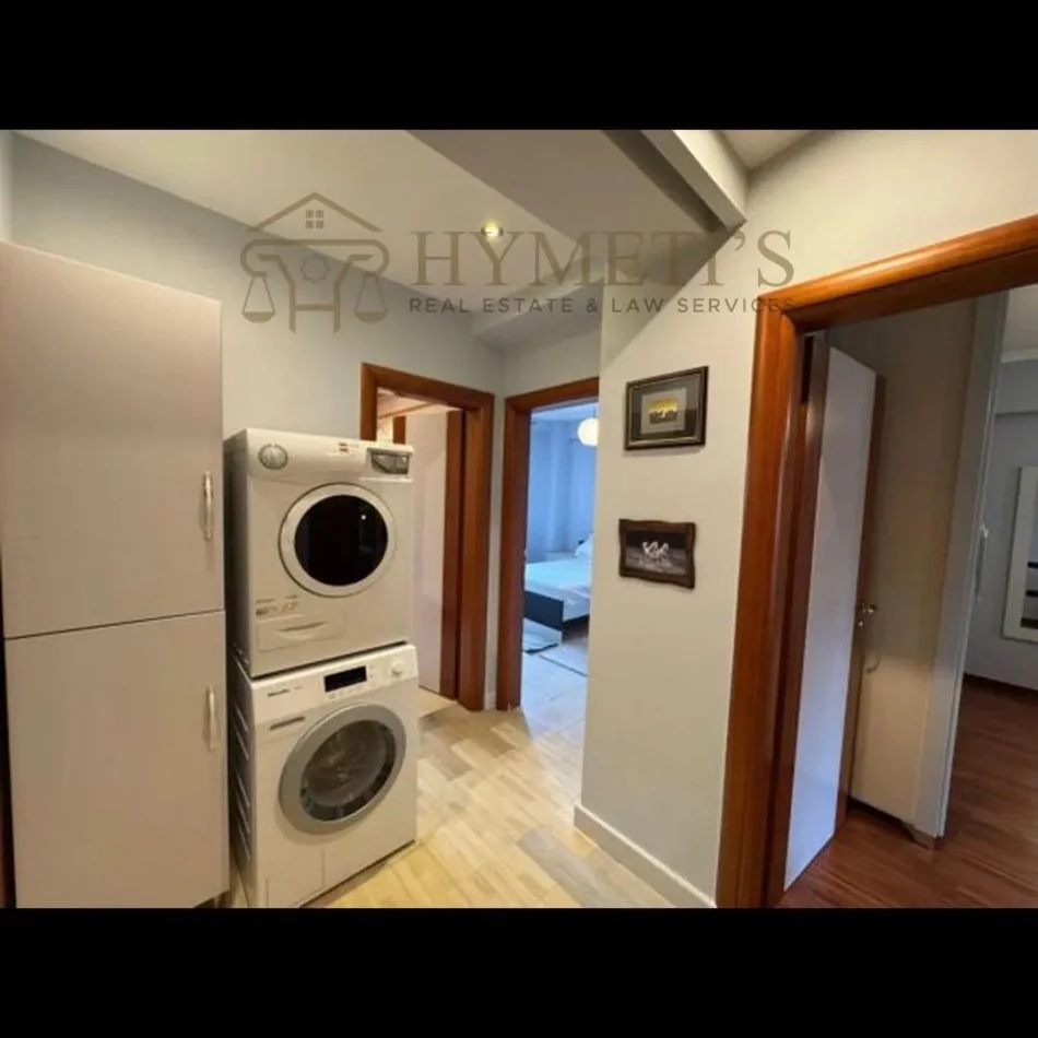 Tirane, jepet me qera apartament 3+1 Kati 3, 165 m² (Bllok)