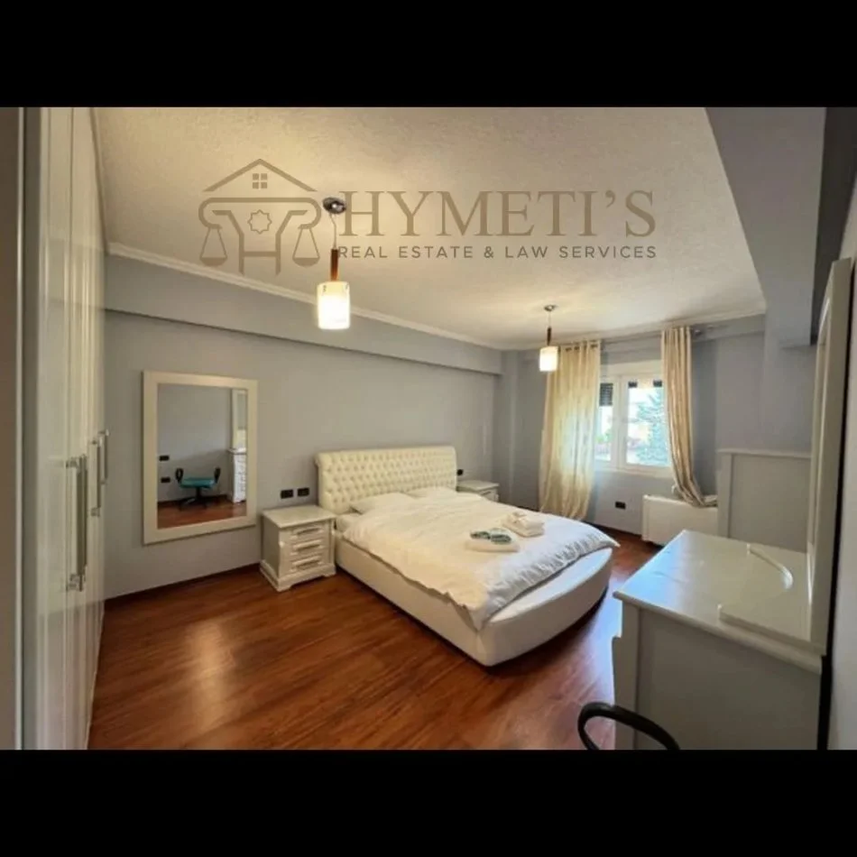 Tirane, jepet me qera apartament 3+1 Kati 3, 165 m² (Bllok)