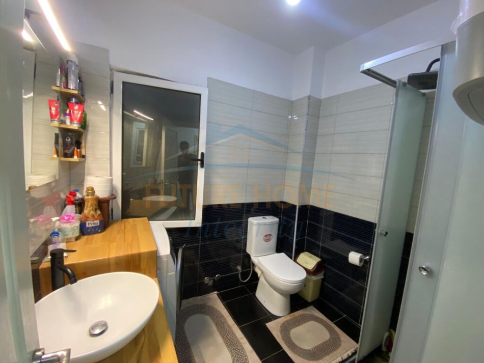 Tirane, jepet me qera apartament 1+1 Kati 3, 58 m² 450 € (rruga e Dibres)